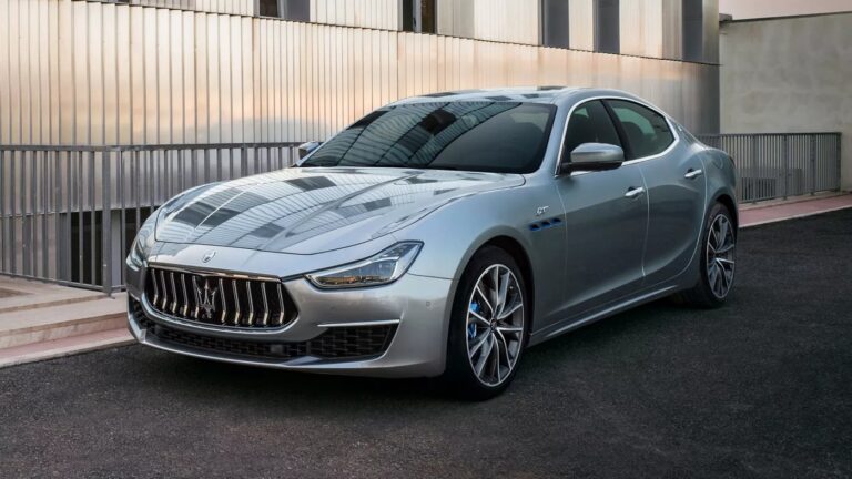 New Maserati Cars for Sale in Naperville | Best Luxury Car Dealerships