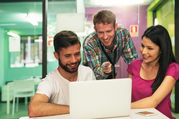 Unlocking Business Growth: How a LinkedIn Advertising Agency Can Transform Your Marketing Strategy