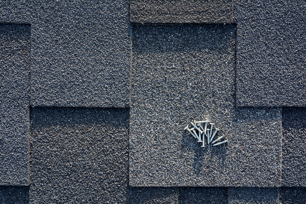 How Do Asphalt Shingles Perform in Varying Weather Conditions?