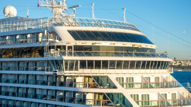 Cruise Chauffeurs Services in UK | Luxury Cruise Chauffeurs