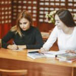 girls-library_1157-9063