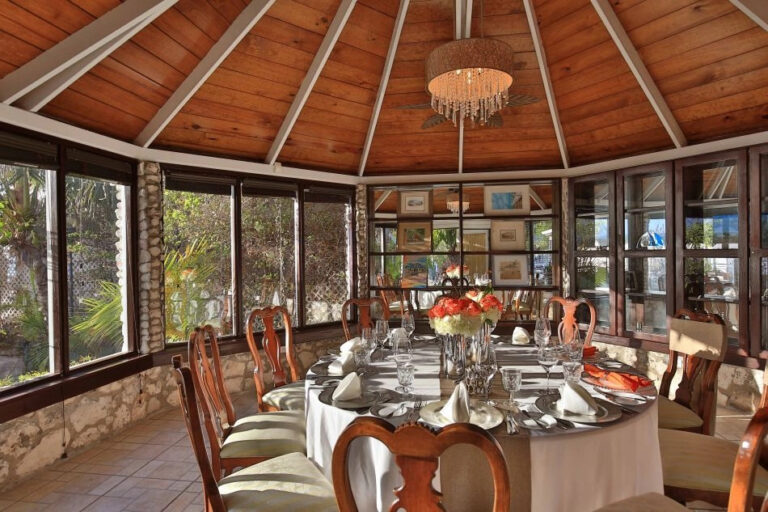 2025-05-09-17-46-49-private-dining-rooms-gallery-image351571397092