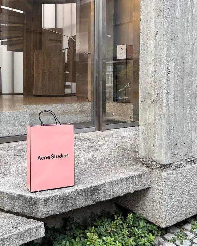 Achetez Acne Studios en ligne | Denim et echarpe | Jusqu'à -40%